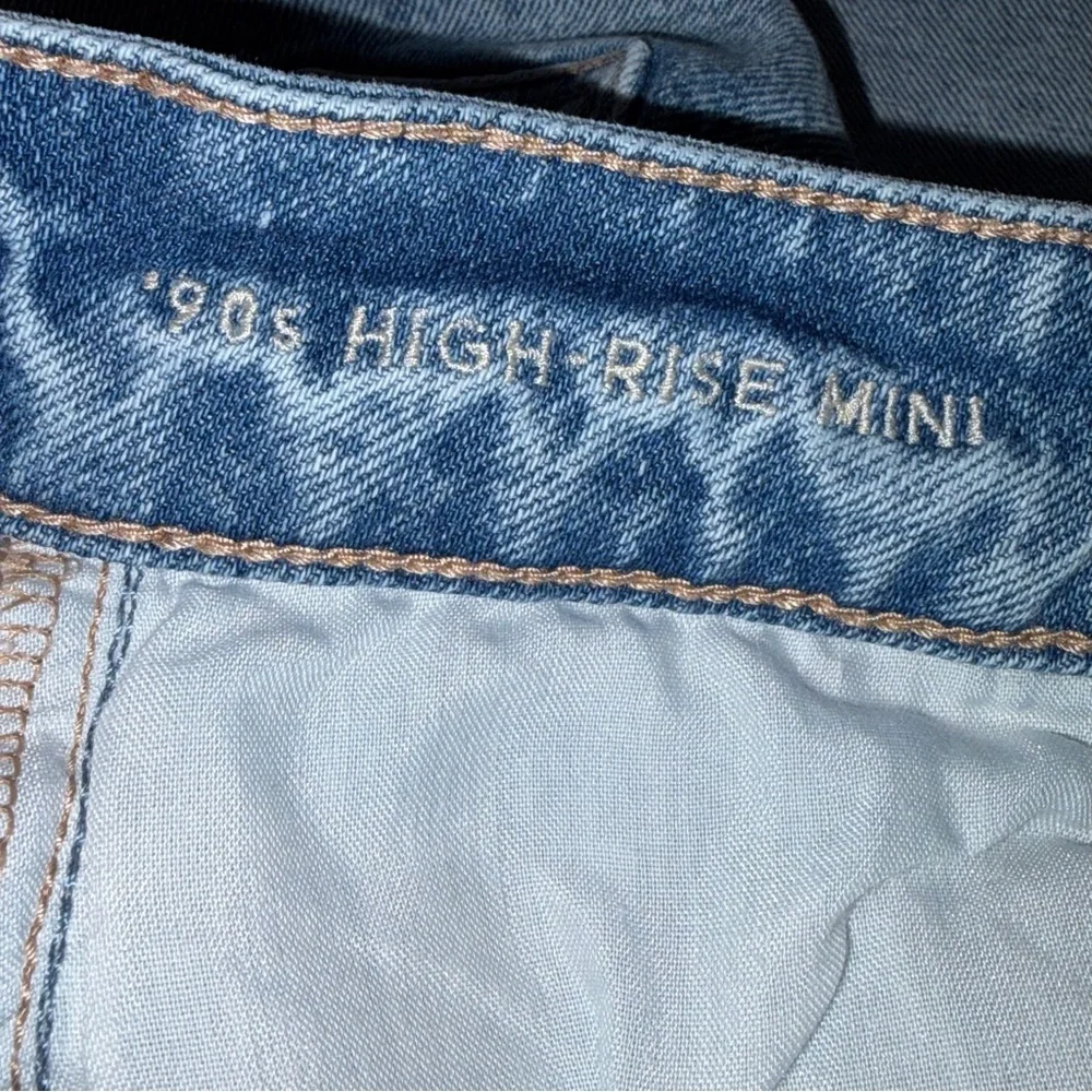 AEO American Eagle 90’s High Rise Cutoff Denim Mini Skirt size 4